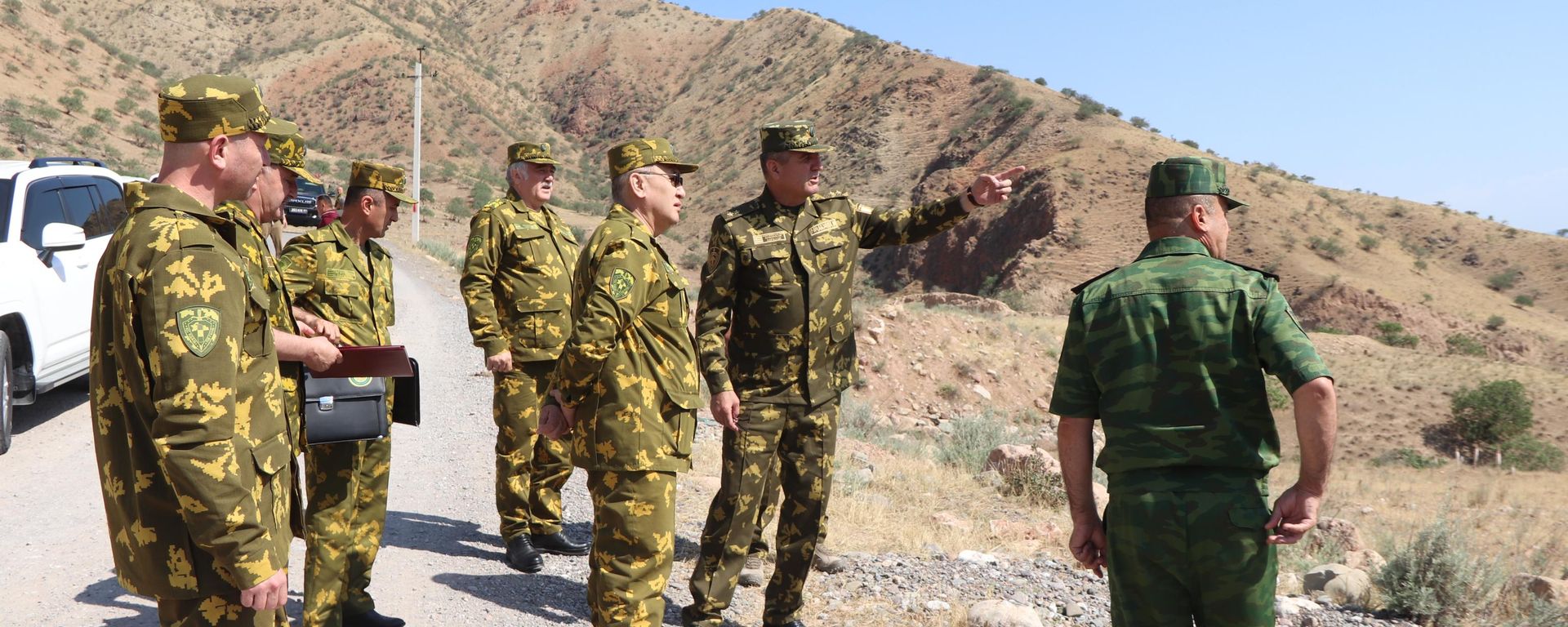 Генеральный секретарь ОДКБ Таалатбек Масадыков посетил участки таджикско-афганской границы.  - Sputnik Тоҷикистон, 1920, 29.06.2026
