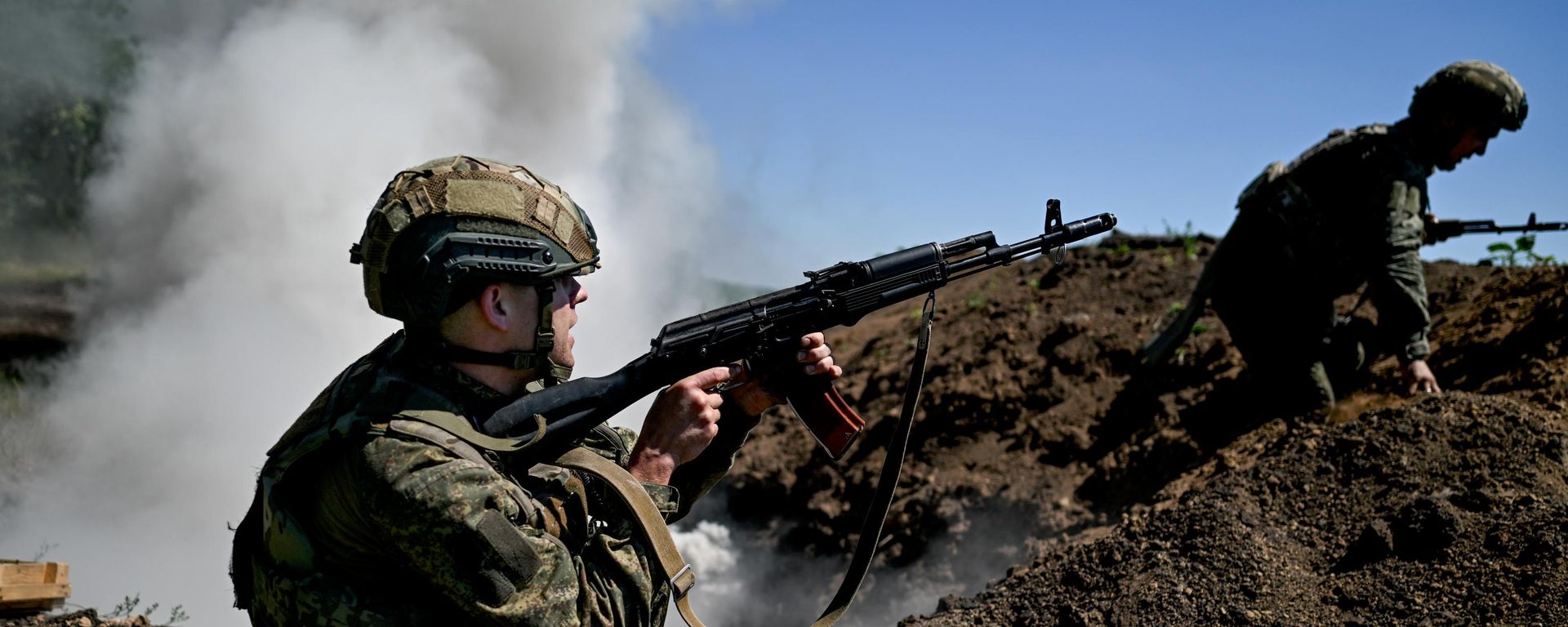Боевая подготовка штурмовиков группировки войск Центр. - Sputnik Таджикистан, 1920, 17.07.2026