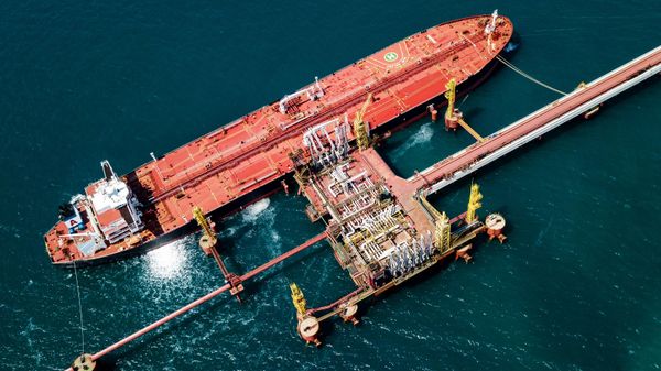 Танкеры с нефтью в Краснодарском крае. - Sputnik Таджикистан
