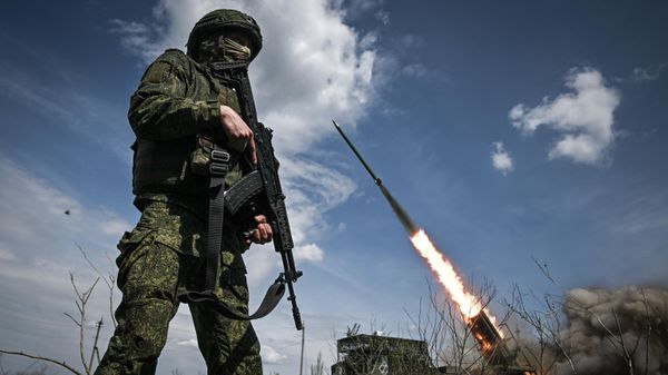 Боевая работа подразделений группировки войск Запад на Краснолиманском направлении. Боевая работа подразделений группировки войск Запад на Краснолиманском направлении. - Sputnik Таджикистан
