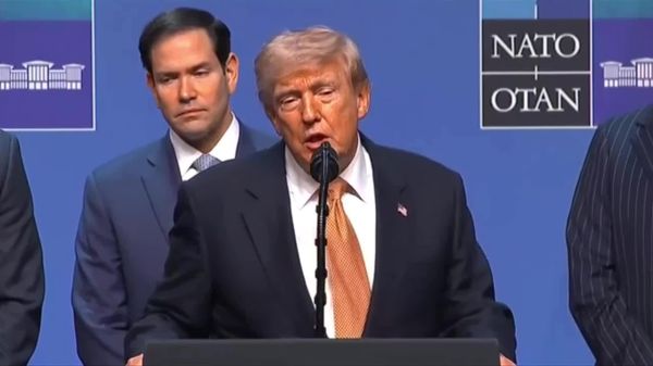 Ман дар паҳлӯи Ленин меистодам: Трамп дар бораи коммунизм орзу кард - Sputnik Тоҷикистон