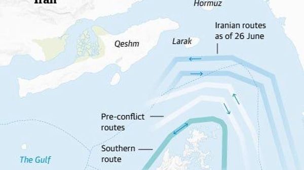 Масири ҷанубии гулӯгоҳи Ҳурмуз, сарфи назар аз эълони баста шудани он аз ҷониби Эрон, фаъол боқӣ мемонад, хабар медиҳад UKMTO - Sputnik Тоҷикистон