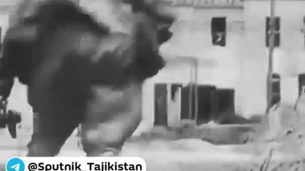 17 июли соли 1944, баъди ду сол аз оғози муҳорибаи Сталинград дар Маскав паради немисҳои асир - Валси бузург барпо гардид - Sputnik Тоҷикистон