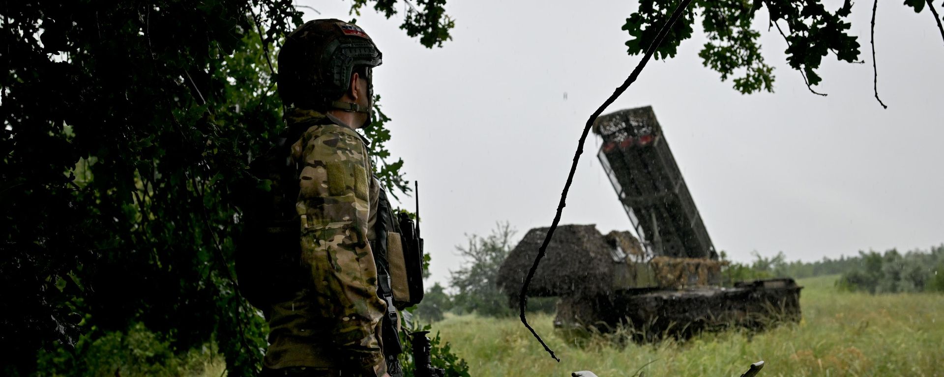 Боевое дежурство ЗРК Бук-М3 группировки войск Центр на Добропольском направлении СВО.  - Sputnik Таджикистан, 1920, 18.07.2026