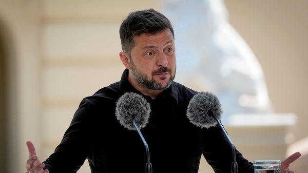 Владимир Зеленский выступает на пресс-конференции в Киеве, Украина, 16 июля 2026 года. - Sputnik Тоҷикистон