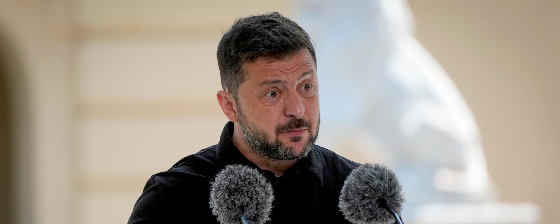 Владимир Зеленский выступает на пресс-конференции в Киеве, Украина, 16 июля 2026 года. - Sputnik Таджикистан, 1920, 20.07.2026