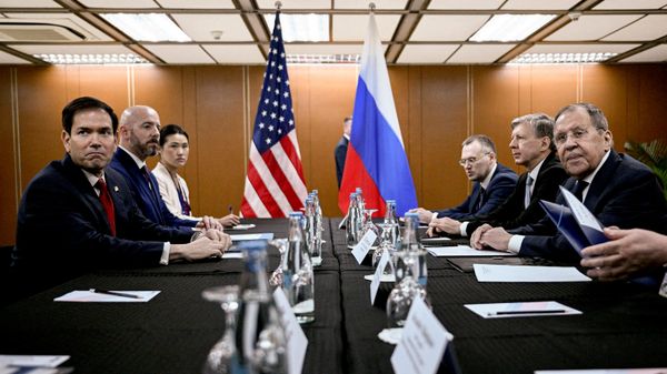 Встреча министра иностранных дел России Сергея Лаврова с госсекретарем США Марко Рубио на полях саммита министров иностранных дел стран Ассоциации государств Юго-Восточной Азии (АСЕАН) в Пасае, Манила, 23 июля 2026 года. - Sputnik Таджикистан