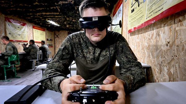 Боевая работа расчетов БПЛА. - Sputnik Таджикистан