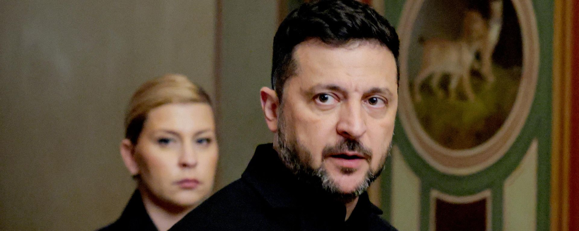 Владимир Зеленский прибывает на встречу с сенаторами США по законопроекту Линдси Грэма о введении санкций против России и Ирана в Капитолии США в Вашингтоне, округ Колумбия, 28 июля 2026 года.  - Sputnik Тоҷикистон, 1920, 29.07.2026
