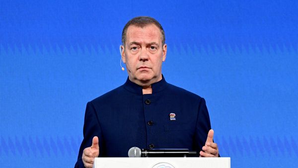 Заместитель председателя Совета безопасности РФ, председатель партии Единая Россия Дмитрий Медведев.  - Sputnik Тоҷикистон
