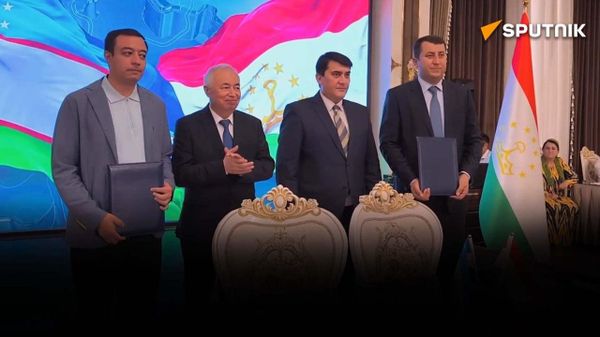 Созишномаҳои миллиондолларӣ: Тоҷикистон ва Узбекистон дар Душанбе форуми тиҷоратӣ баргузор карданд – видео - Sputnik Тоҷикистон