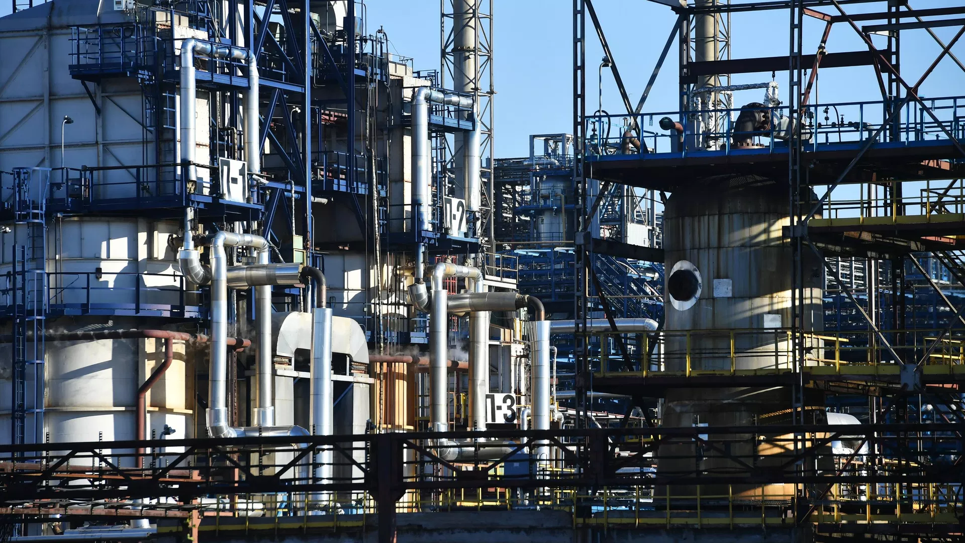 Русия метавонад дар сохтмони корхонаи бузурги полоиши нафт дар Осиёи Марказӣ саҳм гузорад