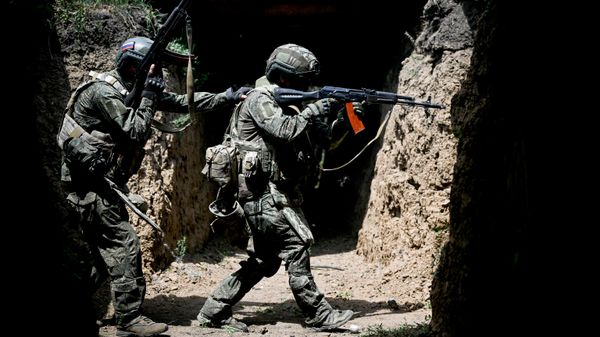 Боевое слаживание штурмовиков группировки войск Центр на Днепропетровском направлении СВО. - Sputnik Таджикистан