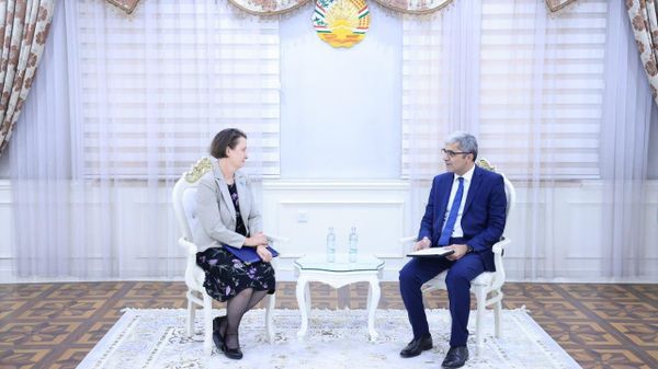 Замглавы МИД Таджикистана принял новоназначенного представителя ЮНИСЕФ ООН в республике - Sputnik Таджикистан