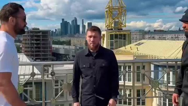 Фаридун Одилов бар зидди Алтинбек Мамашов - Sputnik Тоҷикистон