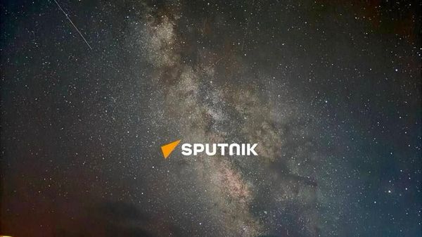 Чунин зебоиро, шаби гузашта дар кӯҳҳои Помир дидан мумкин буд - Sputnik Тоҷикистон