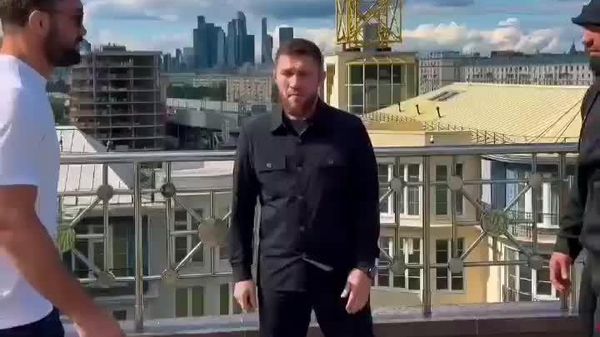 Таджикский терминатор готовится к бою против соперника из Кыргызстана - Sputnik Таджикистан