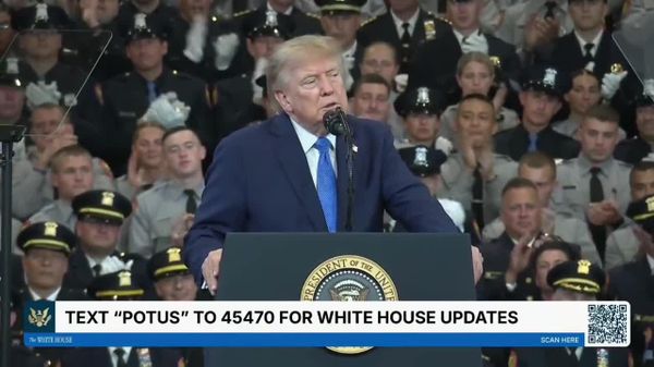 Трамп пас аз амалиёт дар Эрон тасмим гирифтааст, ки қаламрави Ҳурмузро қаламрави ИМА эълон кунад - Sputnik Тоҷикистон