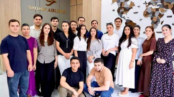 Ширкати навтаъсиси ҳавопаймоии Тоҷикистон - Shohin Airlines нахустин гуруҳи роҳбаладонашро барои гузаштани омӯзиши касбӣ ба Академияи авиатсионии Туркия фиристод - Sputnik Тоҷикистон
