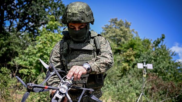 Боевая работа операторов БПЛА. - Sputnik Таджикистан
