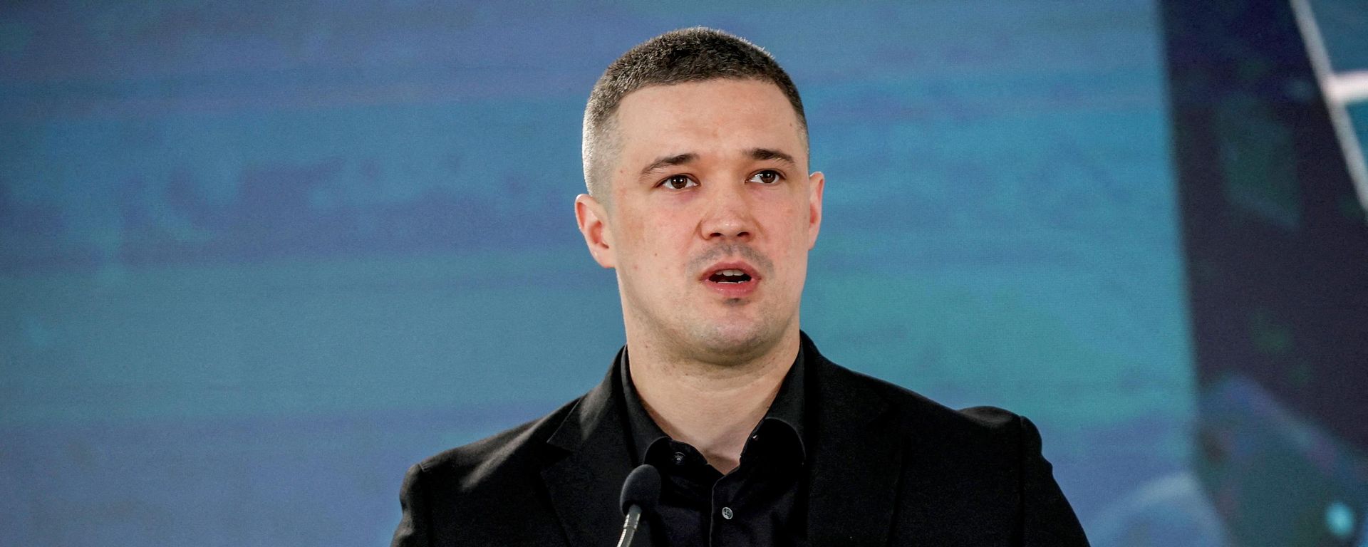 Министр обороны Украины Михаил Федоров выступает на пресс-конференции в Киеве, Украина, 1 июля 2026 года.  - Sputnik Тоҷикистон, 1920, 20.08.2026