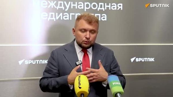 Барои меҳру қаллобӣ ҳамаи синну сол тасхиршавандаанд, - муовини раиси Думаи давлатии Русия - Sputnik Тоҷикистон