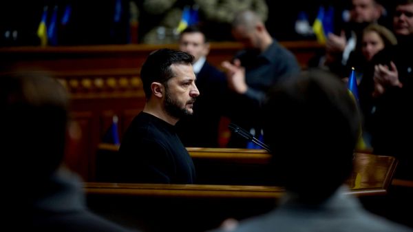 Владимир Зеленский выступает в Верховной Раде в Киеве.  - Sputnik Тоҷикистон