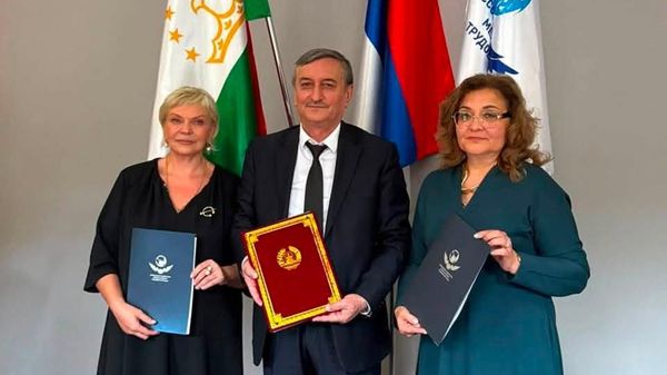 Заседание рабочей группы Агентства по трудоустройству за рубежом Республики Таджикистан и Комитета по международному сотрудничеству Санкт-Петербурга. - Sputnik Тоҷикистон