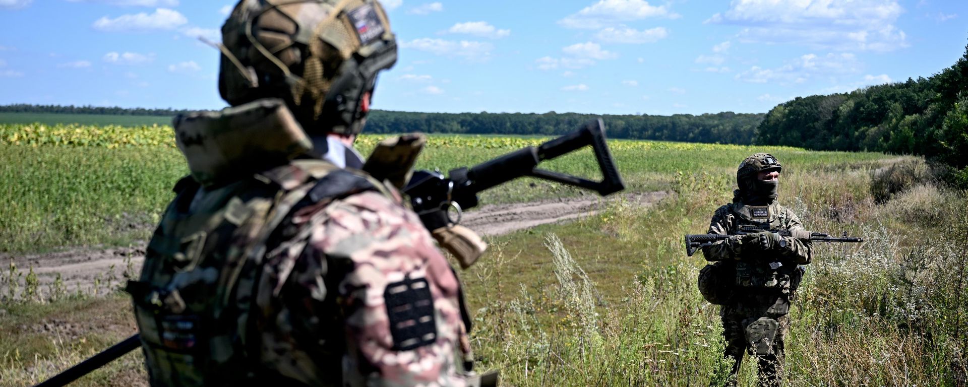 Боевая работа группы противодействия БПЛА спецназа Ахмат на Сумском направлении СВО.  - Sputnik Тоҷикистон, 1920, 23.08.2026