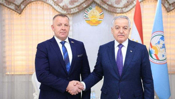 Сироджиддин Мухриддин принял копии верительных грамот у нового посла Беларуси - Sputnik Таджикистан