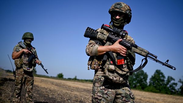 Боевая работа расчета БПЛА БАРС-КУРСК группировки войск Север на Сумском направлении СВО.  - Sputnik Таджикистан