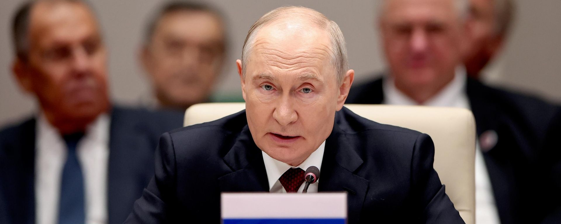  Президент РФ Владимир Путин на заседании Совета глав государств - членов Шанхайской организации сотрудничества (ШОС) в Бишкеке. - Sputnik Таджикистан, 1920, 01.09.2026