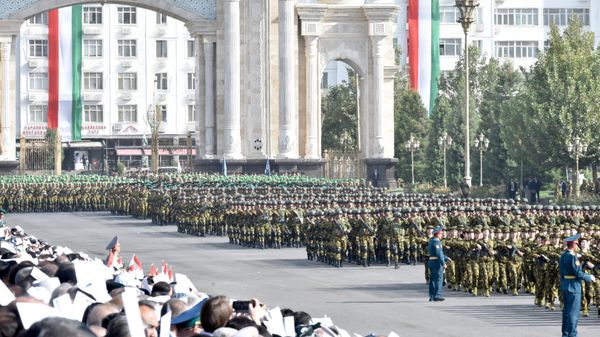 Парад в честь 35-летия независимости Таджикистана. - Sputnik Тоҷикистон