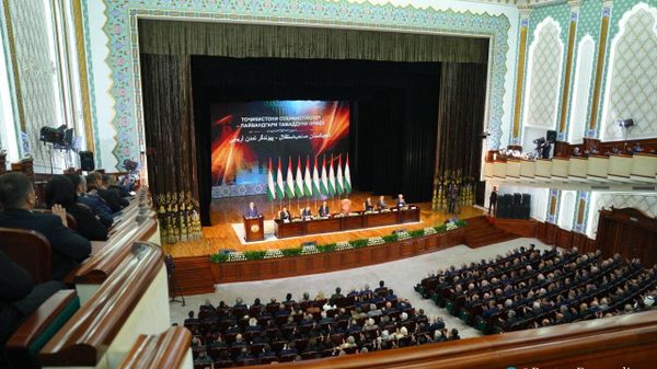 Рахмон выступил на конференции Всемирной ассоциации таджиков и персоязычных народов - Sputnik Таджикистан