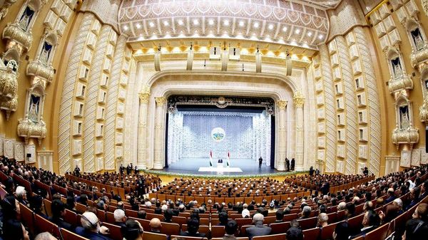 Ибтидои солҳои 90-ум бархе мехостанд, Тоҷикистон давлати коммунистӣ бошаду бархе пайи бунёди давлатӣ исломӣ буданд, - Раҳмон - Sputnik Тоҷикистон