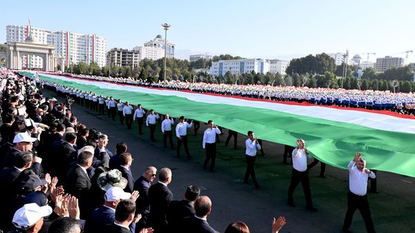 Праздничное шествие, посвященное 35-летию независимости Республики Таджикистан. - Sputnik Таджикистан
