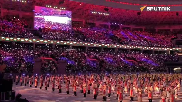 На Национальном стадионе в Душанбе начался концерт в честь 35-летия независимости Таджикистана, показывает корреспондент @SputnikTj - Sputnik Таджикистан