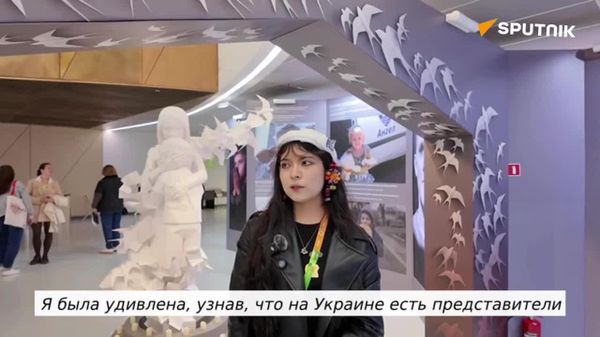Ман намедонистам, ки дар Украина зуҳуроти натсизм ва фашизм вуҷуд дорад, - гуфт Шексид Антуанетта Ориҳуэла Ариас, иштирокчӣ аз Перу, дар суҳбат бо @SputnikLive - Sputnik Тоҷикистон