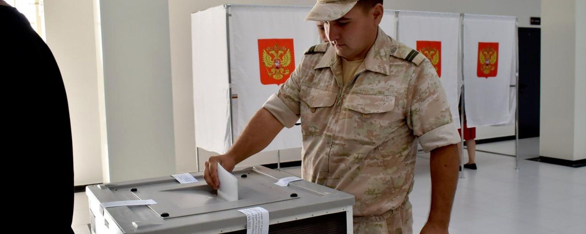 Раъйдиҳӣ барои интихоби вакилон ба Думаи давлатии Русия дар пойгоҳи низомии 201-ум дар Тоҷикистон ҷараён дорад - Sputnik Таджикистан, 1920, 20.09.2026