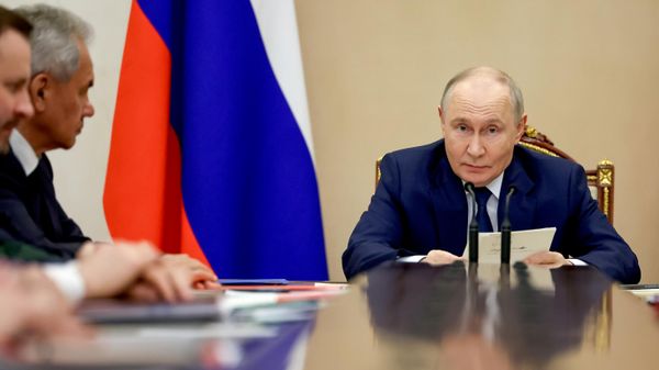 Президент Владимир Путин провел заседание Военно-промышленной комиссии.  - Sputnik Таджикистан