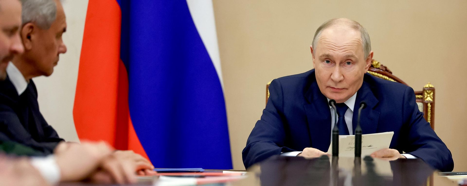 Президент Владимир Путин провел заседание Военно-промышленной комиссии.  - Sputnik Таджикистан, 1920, 21.09.2026