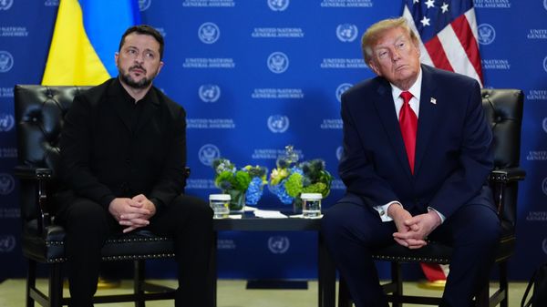Встреча президента США Дональда Трампа с Владимиром Зеленским во время сессии Генеральной Ассамблеи ООН в штаб-квартире ООН 22 сентября 2026 года. - Sputnik Тоҷикистон