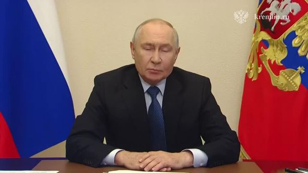 Мардум ба шумо бовар доранд, гуфт Путин дар хитоб ба иштиркдорони амалиёти вижаи низомӣ - Sputnik Тоҷикистон