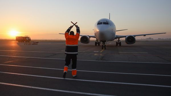 Самолет Boeing 737.   - Sputnik Тоҷикистон