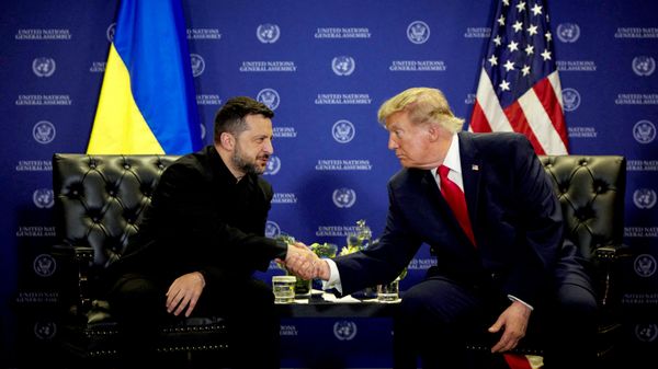 Встреча Дональда Трампа и Владимира Зеленского во время сессии Генеральной Ассамблеи ООН 22 сентября 2026 года.  - Sputnik Тоҷикистон