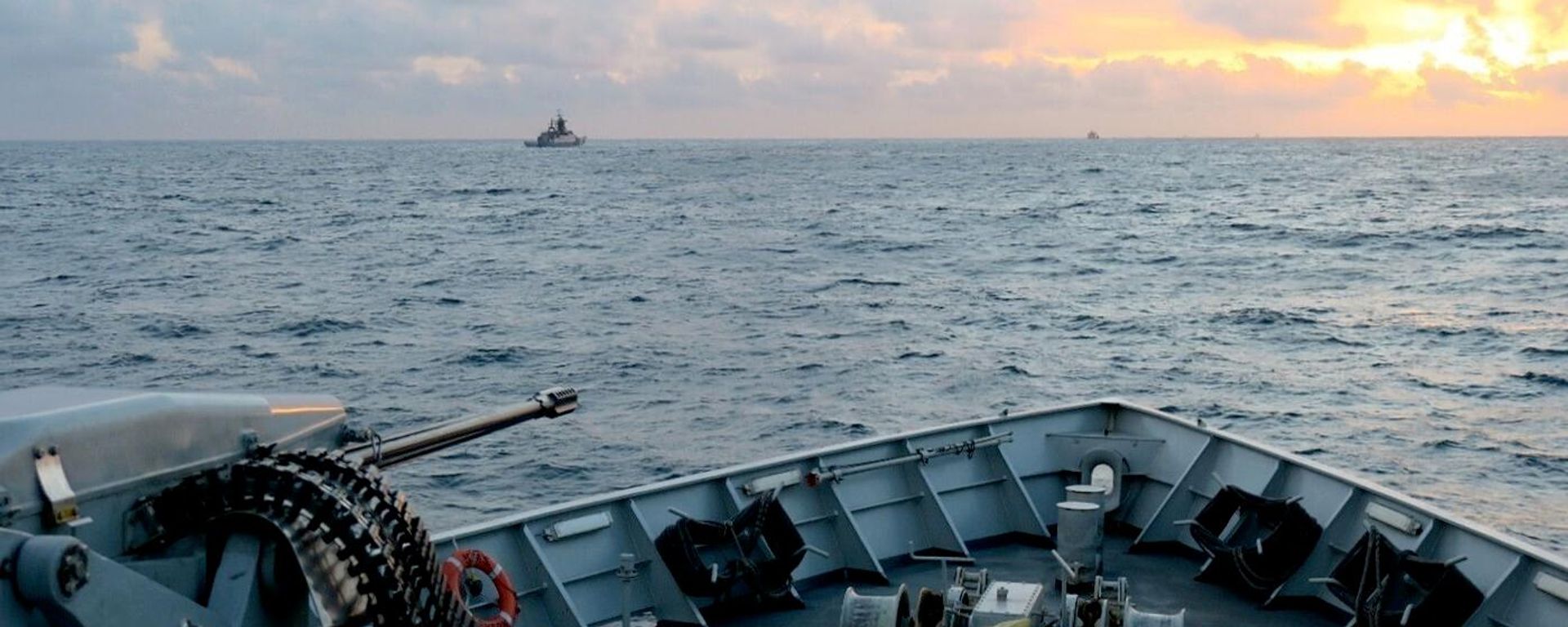 Вид на российский корвет Стойкий у побережья Соединенного Королевства. Иллюстративное фото - Sputnik Таджикистан, 1920, 29.09.2026