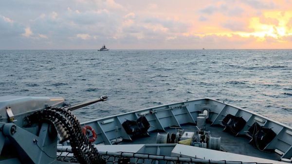 Вид на российский корвет Стойкий у побережья Соединенного Королевства. Иллюстративное фото - Sputnik Таджикистан