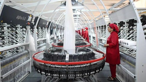 Тоҷикистон талош дорад лоиҳаҳои саноатиро дар доираи CҲИ аз нав оғоз кунад - Sputnik Тоҷикистон