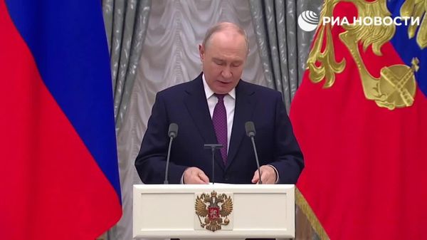 Русия ба қаҳрамонони амалиёти махсуси низомӣ ифтихор мекунад; онҳо садоқати худро ба Ватан бо амалҳои худ собит кардаан, - Путин - Sputnik Тоҷикистон