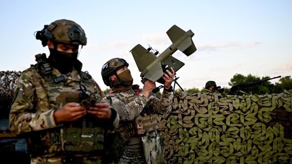 Боевое дежурство пункта воздушного наблюдения БАРС Курск на Сумском направлении СВО. - Sputnik Таджикистан